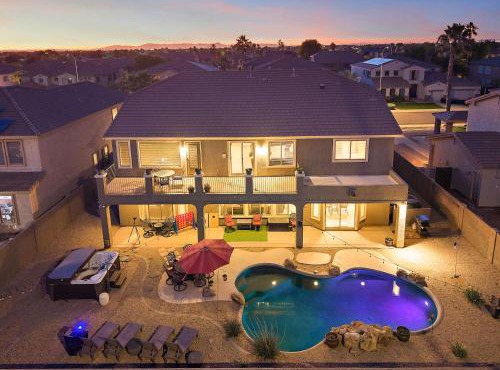 Sleeps 14 Pool Fire Pit Billiards EV Plug