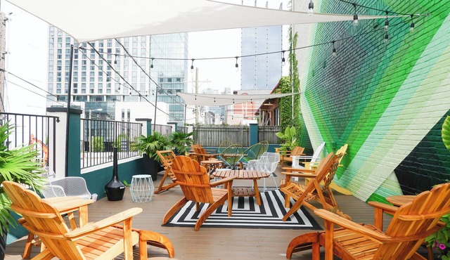 Sleeps 24 | Group-Friendly SoBro Stay Near Music & Downtown | SoBro Guest House