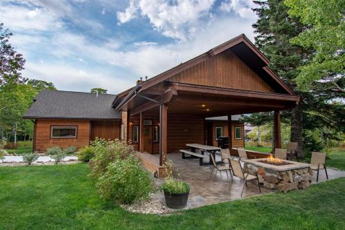 Snow Creek Lodge