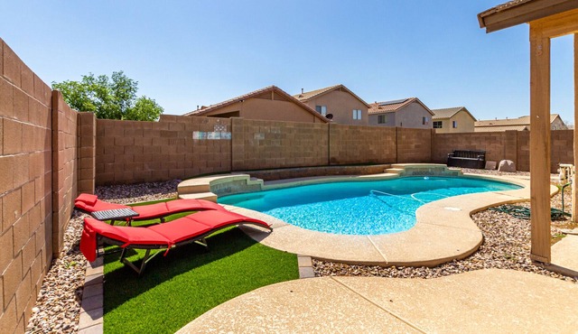 Southern Exposure - San Tan Valley with a pool!
