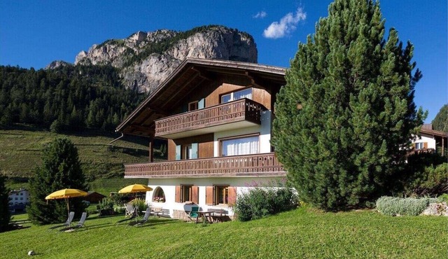 Spacious Garden Apartment Haus Forelle with Mountain View, Ski-in/Ski-out