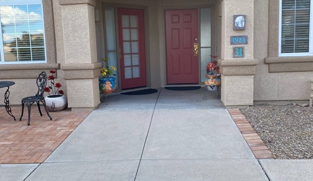 Spacious 2 bedroom, 2 bath Green Valley Suite
