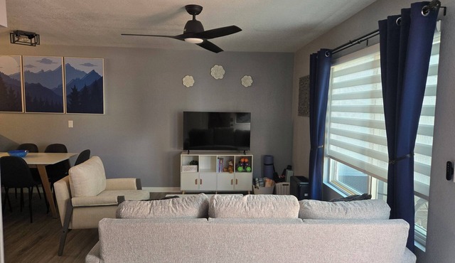 Spacious 3bd/2bath Townhome in the Heart of Mesa