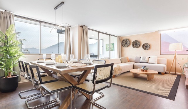 Spacious 4 Bedroom Apartment near Arauco Park