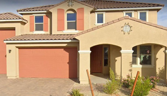 Spacious 4-bedroom house with AC, WiFi in charming Surprise