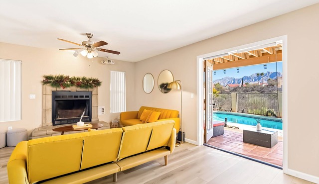 Spacious 4-bedroom house in Tucson with pool and beautiful mountain scenery