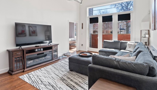 Spacious Condo in Center of NULU with Free, Gated, Secure Parking and Entrance