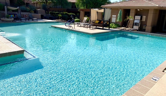 Spacious furnished luxury 2 br 3 ba condo w2 car garage in Venu, pets OK