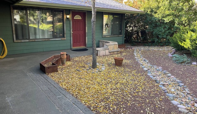 Spacious Home + private suite with separate entrance. Family friendly!