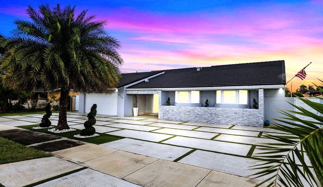 Spectacular Miami Resort/5 Bedrooms/Htd Pool/MiniGolf/Playground/Baby Items