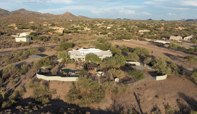 Spur Cross by LuxeKey | Pool, Spa, Views & Horse Corrals