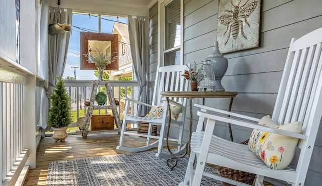 St. Elmo Bliss Bungalow - 2BR