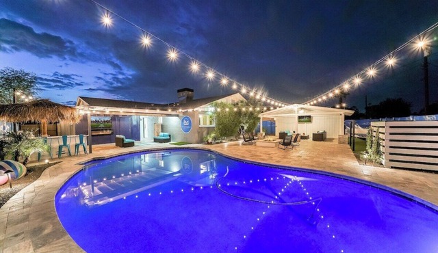 Stay at the stunning Scottsdale Beach House, a spacious 3-bedroom retreat with a pool!