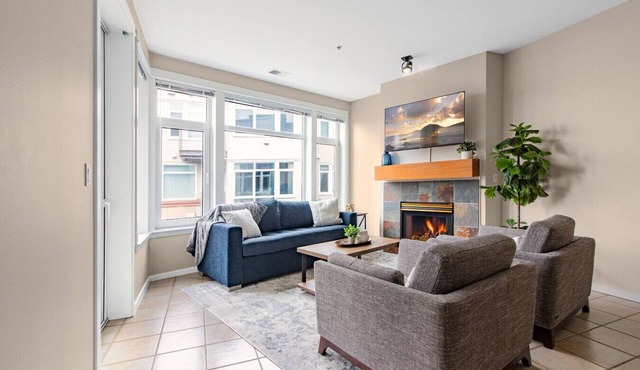Steps to Pike Place 2BD Condo Water Courtyard View