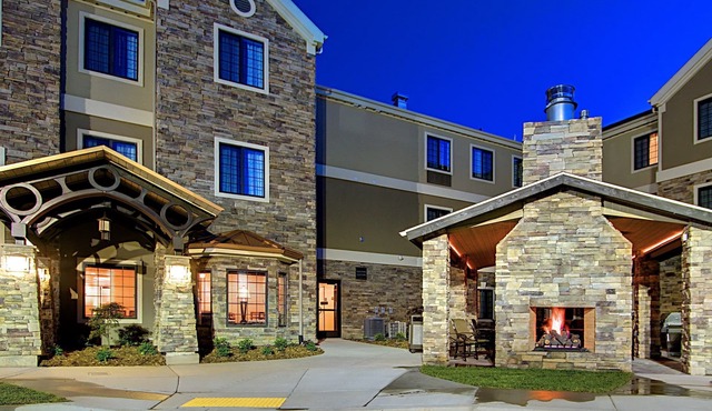 Studio Suite | Free Breakfast + Pool, Hot Tub