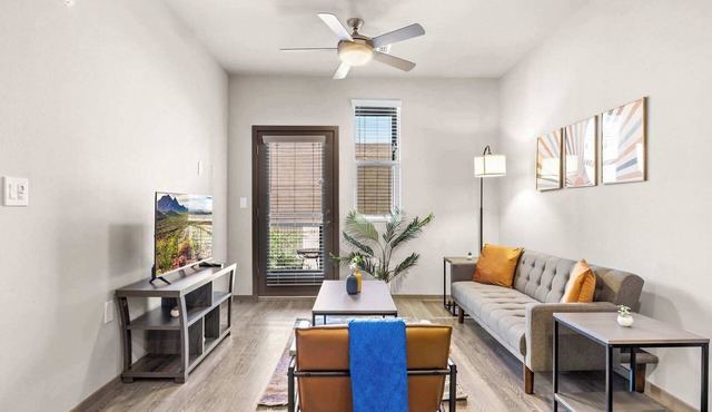 Stunning Westgate CozySuites by stadium w/pool 3