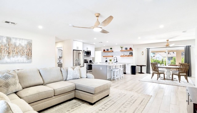 Stylish & Modern Sun City Retreat Near Westgate!