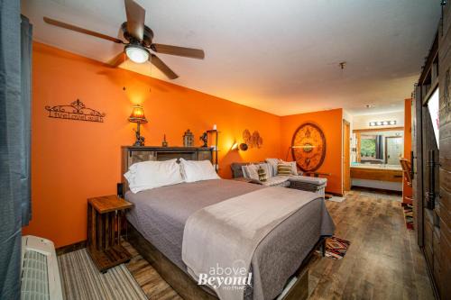Sunset Trails Cozy Clean Condo minutes to SDC! Amazing Deal!