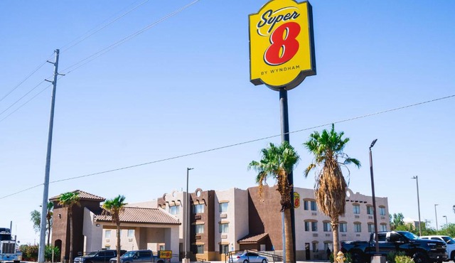 Super 8 by Wyndham Yuma