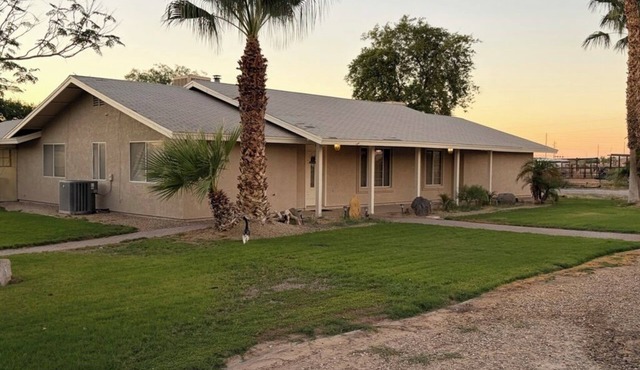 Terrific 3-bedroom house in sunny Yuma.