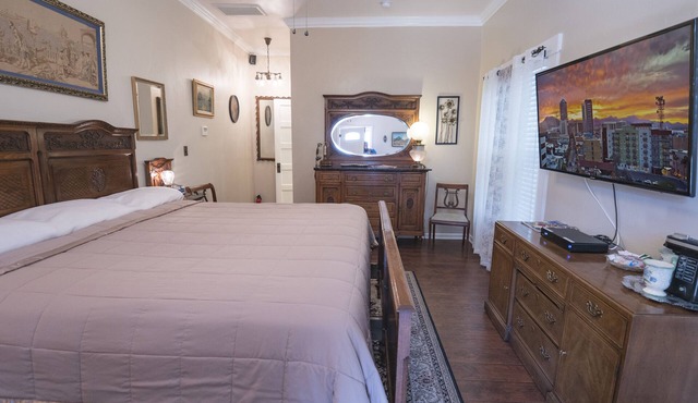 The 4th Ave Room Located in Downtown Tucson