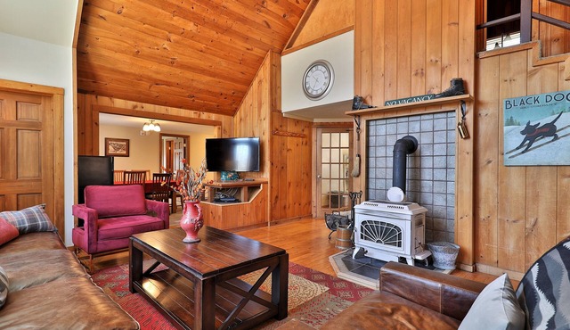 The Chalet On West Park: Ski Chalet For Families, Close To Resort 5 Bedroom Chalet