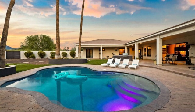 The Desert Cove 14 Beds+Pool+Hot tub+Putt+Casita