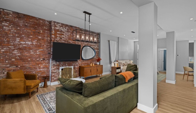 The Grand Studio | TG Park | Patio + Free Parking