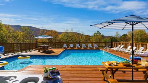 The Hilltop Hideaway by AvantStay
