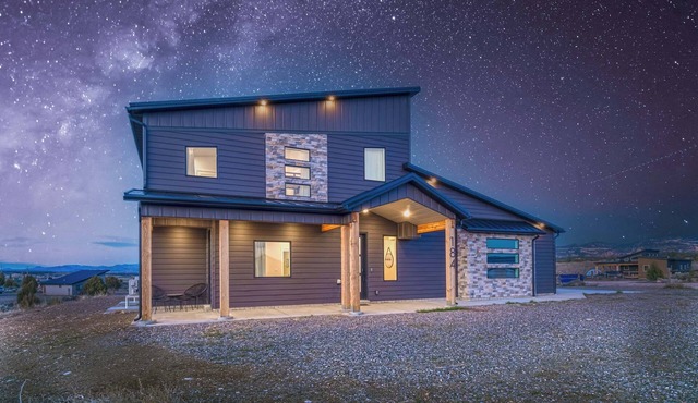 The Meadow at Natl Parks -Hot Tub- Sleeps 10-Family