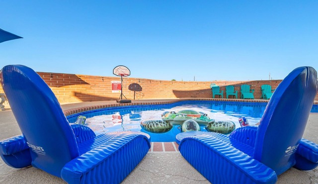The Peaceful Valley-Views-Pool-Game Room-Comfy Beds-Waffles-Hiking@Saguaro West