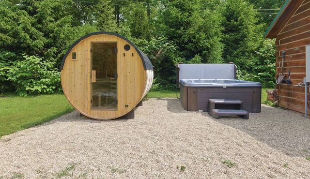 The Pine Cabin | Firepit | Nature | Pet-Friendly