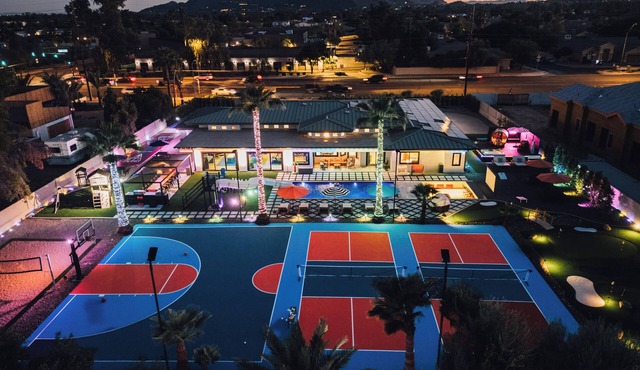 The Rockstar: FREE Heated Pool, Slide, Courts, Spa