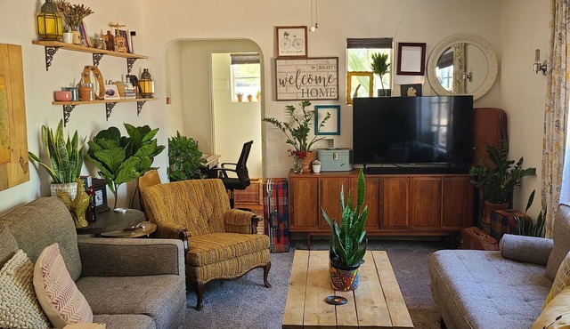 The Whittier Cottage Unit A, a cozy home in Phoenix.