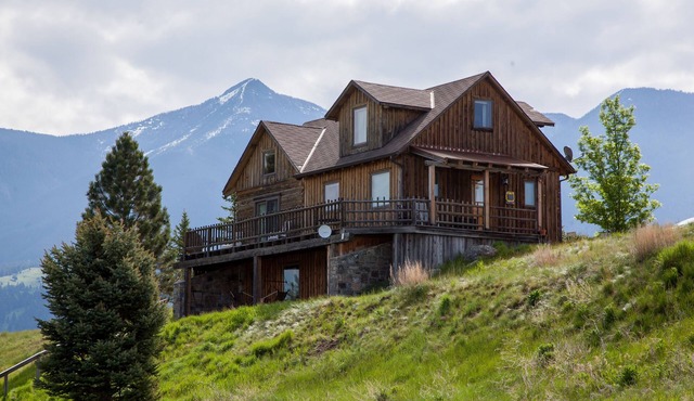 The Yellowstone House and Fisherman's Cabin