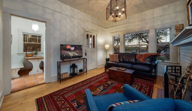 Total of 2 BR 2 BA/Your Own Duplex/Near U of A