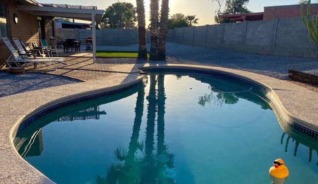 Tranquil Desert Oasis - beautiful private pool and putting green w/a great view!