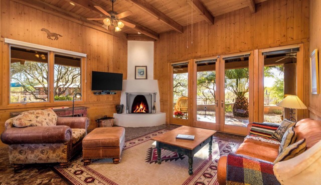 Troon Ranch Cabin with Heated Pool and Tub
