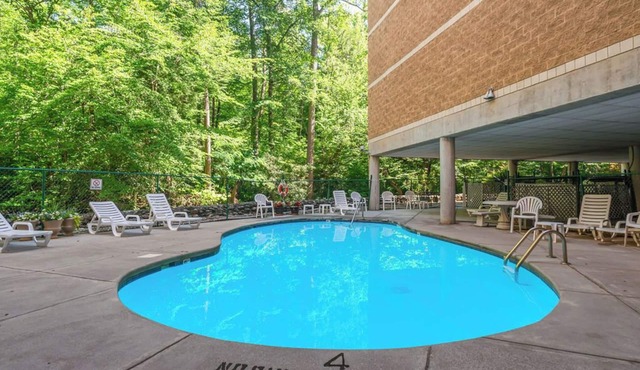 two bedroom condo sleeps 8 persons