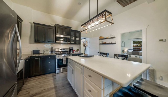 U of A/Fenced/Congress St & 4th Ave/3BR 2BA
