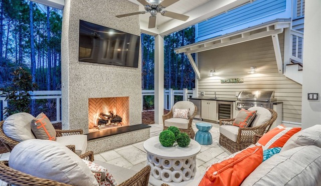 Ultimate WaterColor Getaway: Bikes, Private Pool, Sonos, Luxury Living in the Camp District!