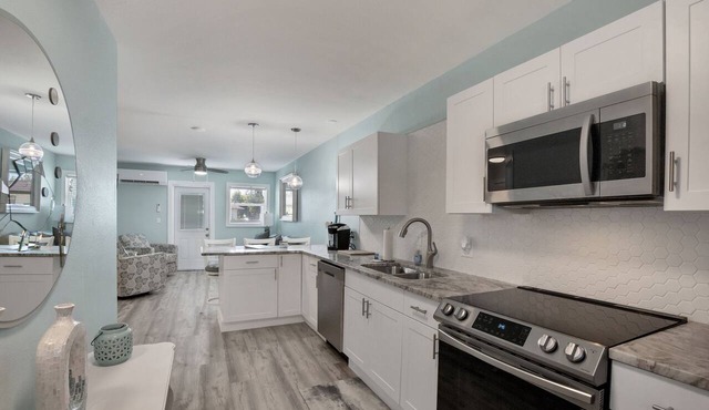 Unit B.CLEAN,Great Location,Dockage Available,HEATED Pool,HUGE Back yard