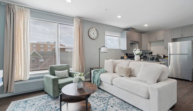 Valclyde Cozy Suite-Sleeps 4-Downtown-MPLs