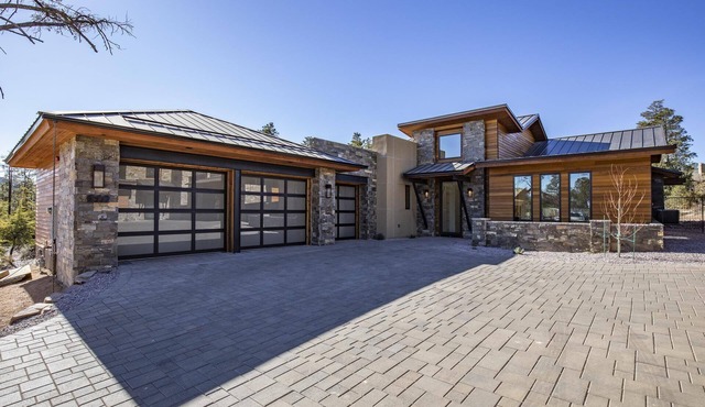 Valhalla Villa 610 S. Valhalla
