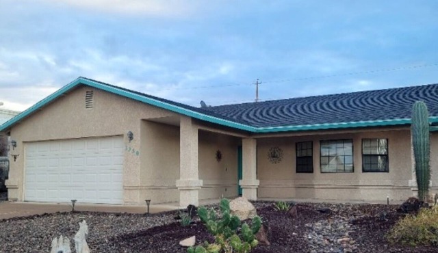 VERY CLEAN AND FULLY EQUIPPED~ SNOWBIRDS WINTER NEST