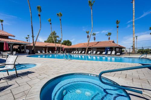Viewpoint Golf Resort Home! Pools, Hot Tubs & More