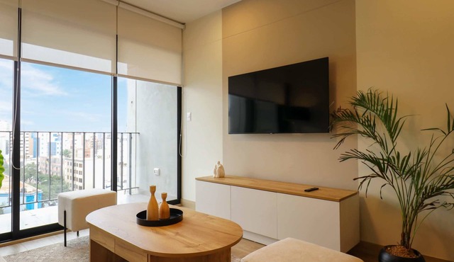 w* | Extraordinary 2BR with balcony in Miraflores