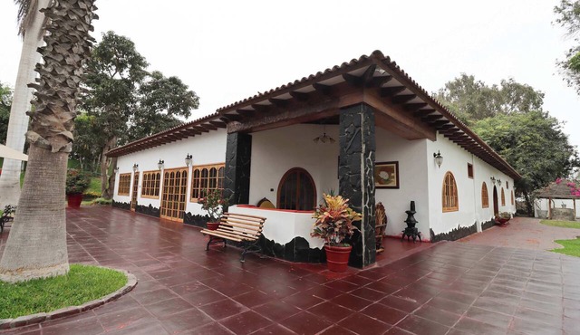 w*| Spacious 12BR Stay w/Pool, BBQ in Pachacamac