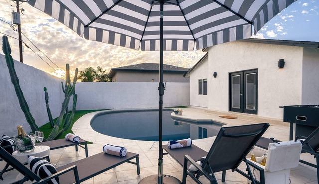 Walk 2 Old Town Scottsdale Heated Pool & Games
