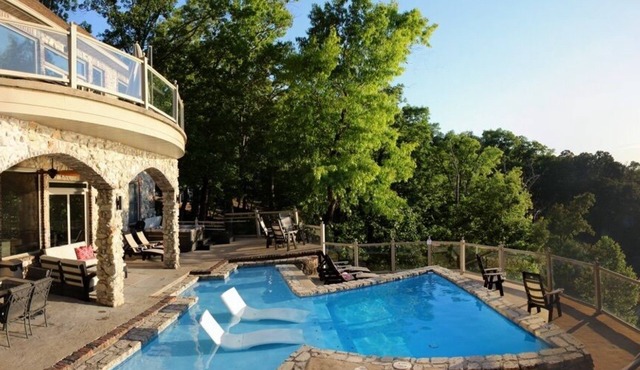 Waterford Château Porto Cima-Private Pool, New Dock, featured on "Staycation"